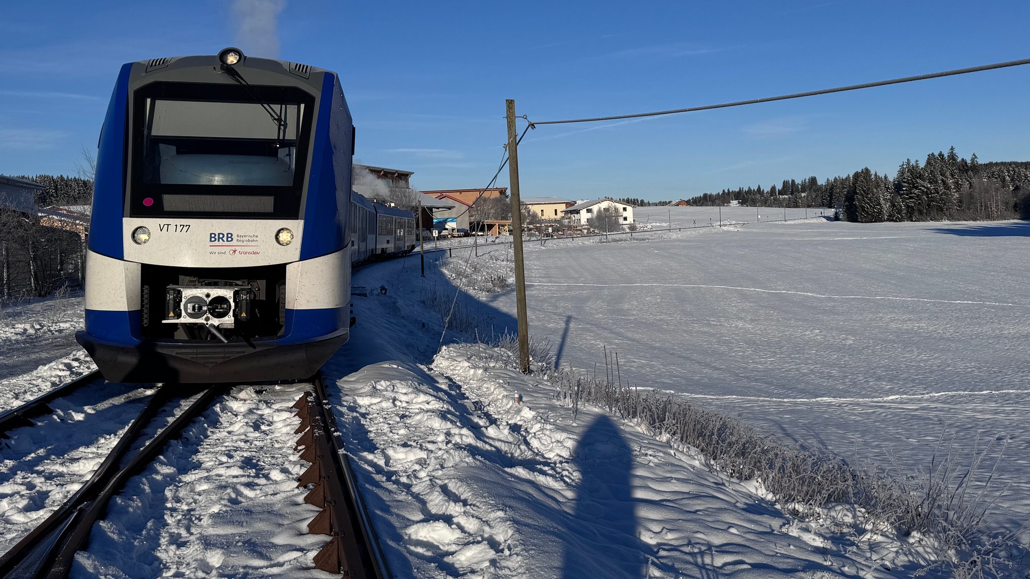Zug entgleist an Weiche – Bahnstrecke im Allgäu gesperrt
