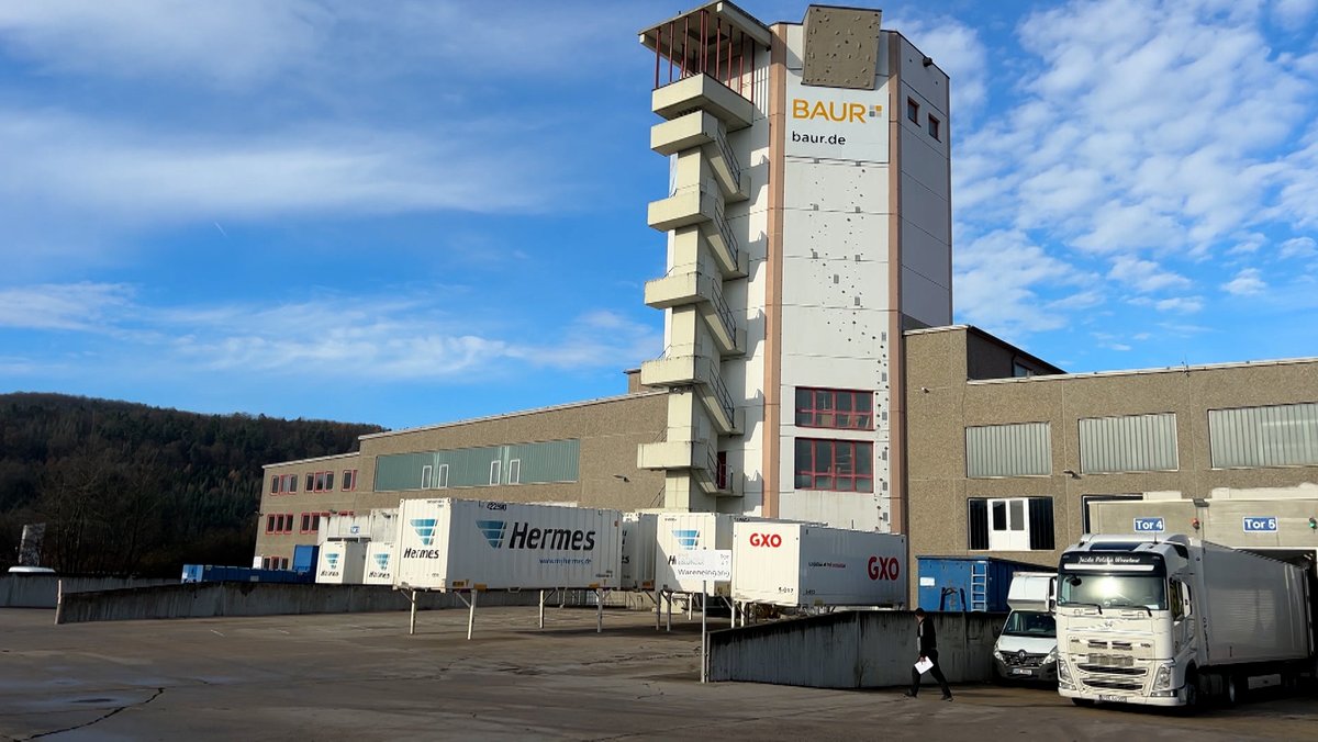 Großkunde zieht ab: 400 Logistik-Jobs bei Baur in Gefahr