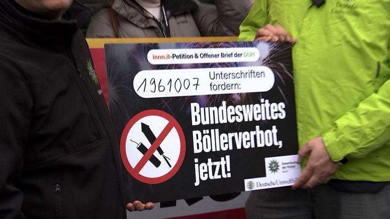 Petition für Verbot von Böllern und Feuerwerk | Bild: Bayerischer Rundfunk 2025 Petition für Verbot von Böllern und Feuerwerk