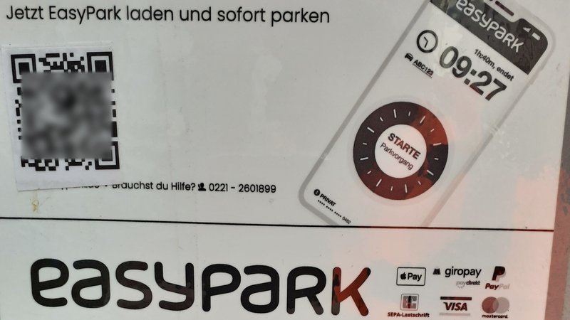 Ein falscher QR-Code, wie er an vielen Augsburger Parkautomaten hing. | Bild: Markus Furnier / Mobilitäts- und Tiefbauamt der Stadt Augsburg“ Ein falscher QR-Code, wie er an vielen Augsburger Parkautomaten hing.