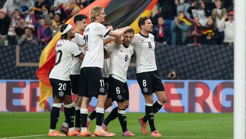 Jubel Nationalmannschaft | Bild: picture-alliance/dpa Jubel Nationalmannschaft