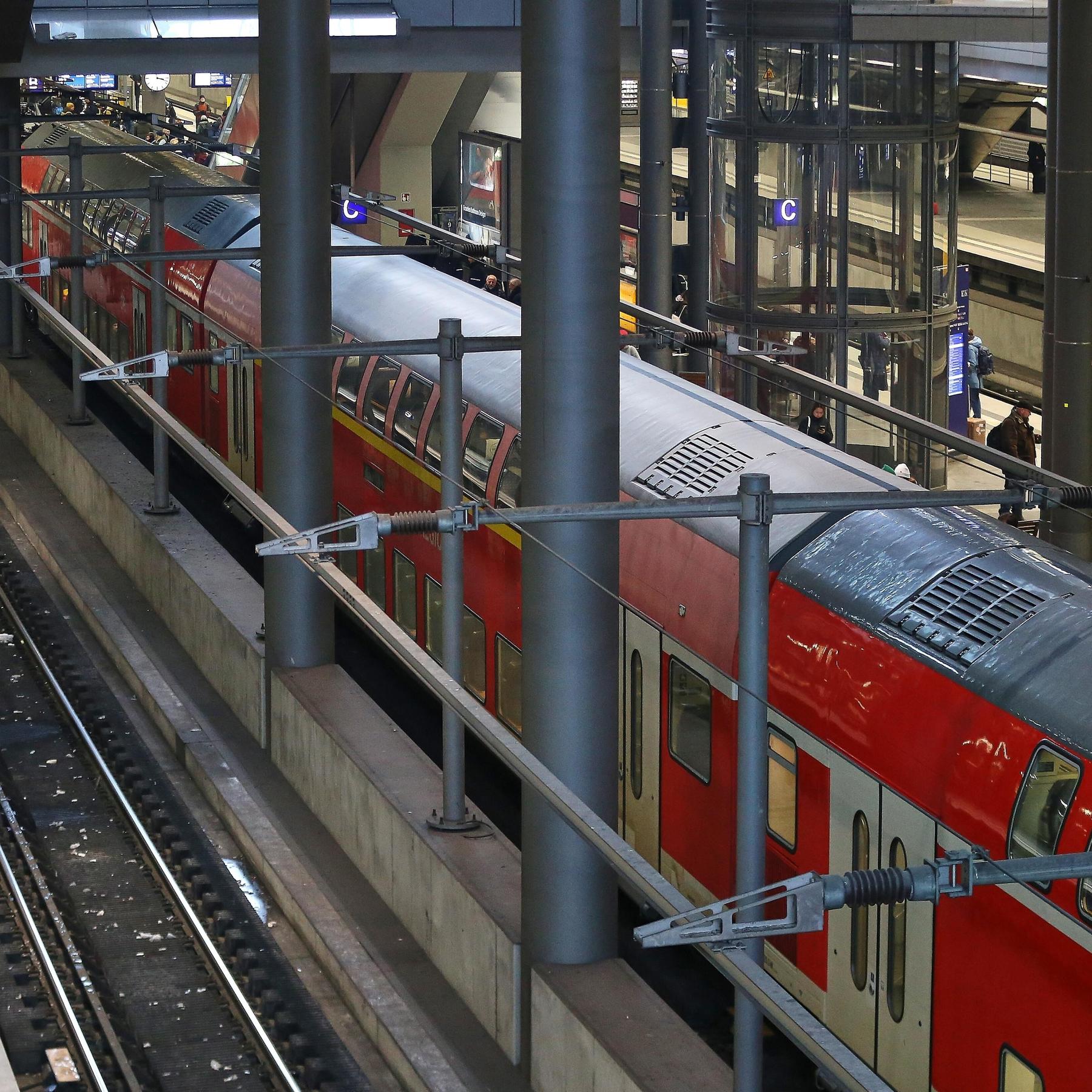 Lukas Iffländer (Pro Bahn): Bahn-Vollsperrung Nürnberg-Regensburg "schmerzhafte Geschichte"