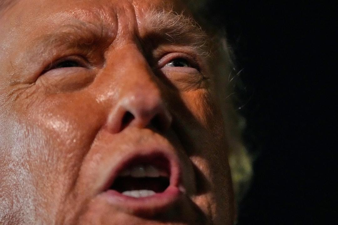 Nahaufnahme von Präsident Trump während er spricht.