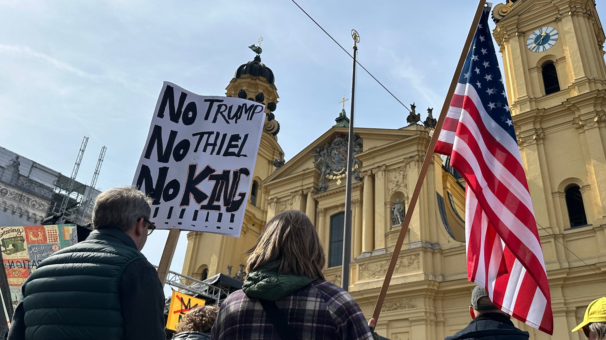 Demonstration "No Kings" auf dem Münchner Odeonsplatz