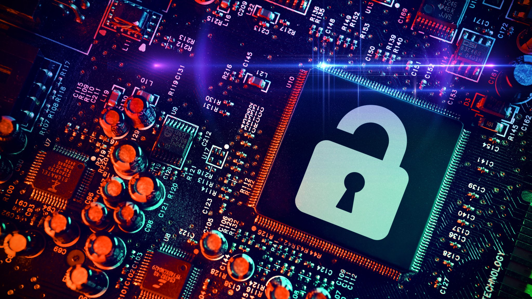Symbolbild: Fotomontage von einem Computerchip mit offenem Schloss-Symbol