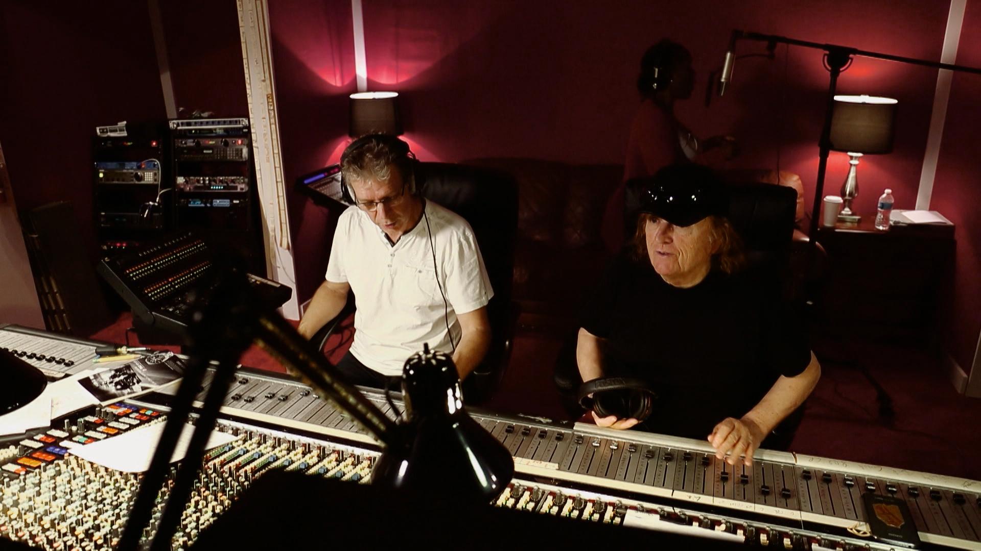 Frank Farian (rechts) im Studio