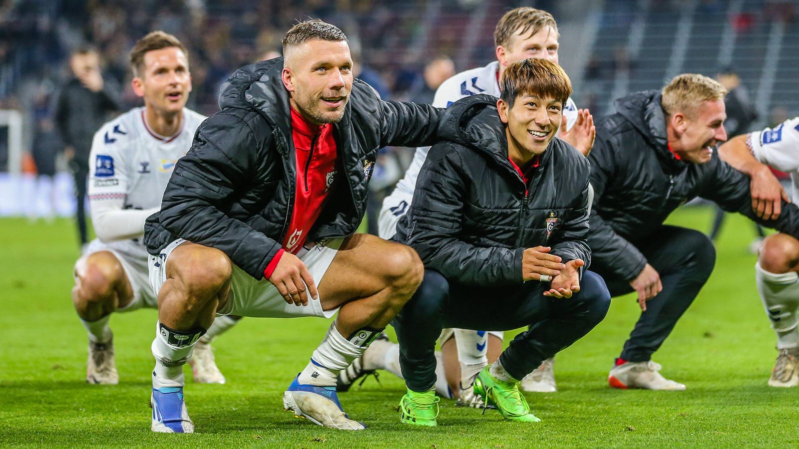 1. FC Neurenberg: Podolski kondigde de transfer van Kanji Okunuki aan