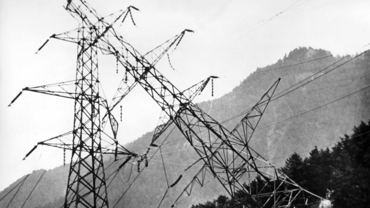 In der sogenannten Feuernacht am 11. Juni 1961 flogen innerhalb weniger Stunden in Südtirol 37 Strommasten in die Luft.
