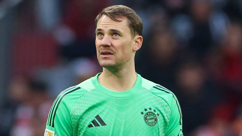 Wird kritisch beäugt: Manuel Neuer | Bild: picture-alliance / dpa Wird kritisch beäugt: Manuel Neuer