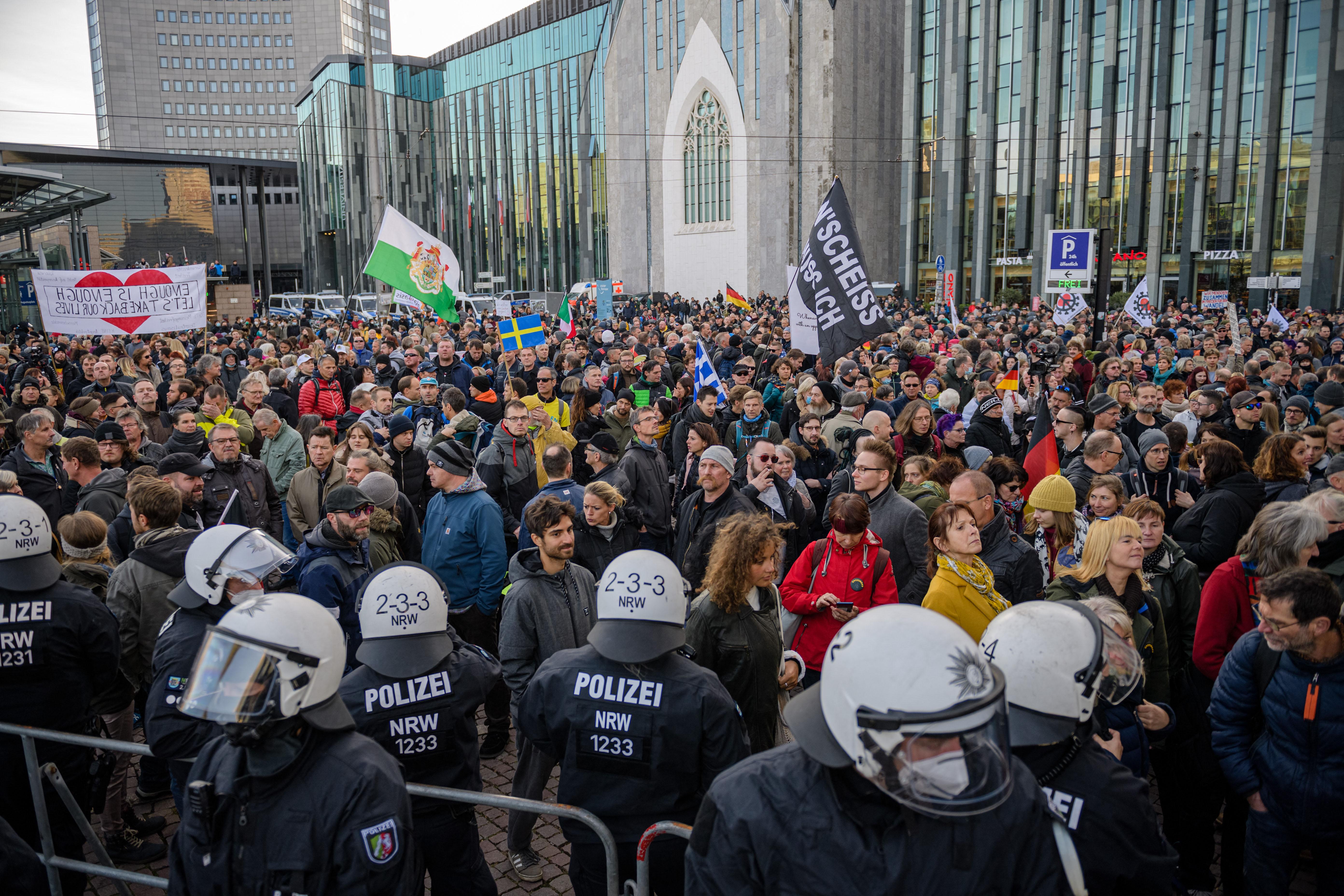 #Faktenfuchs: Radikalisieren Sich Die Maßnahmen-Gegner? | BR24