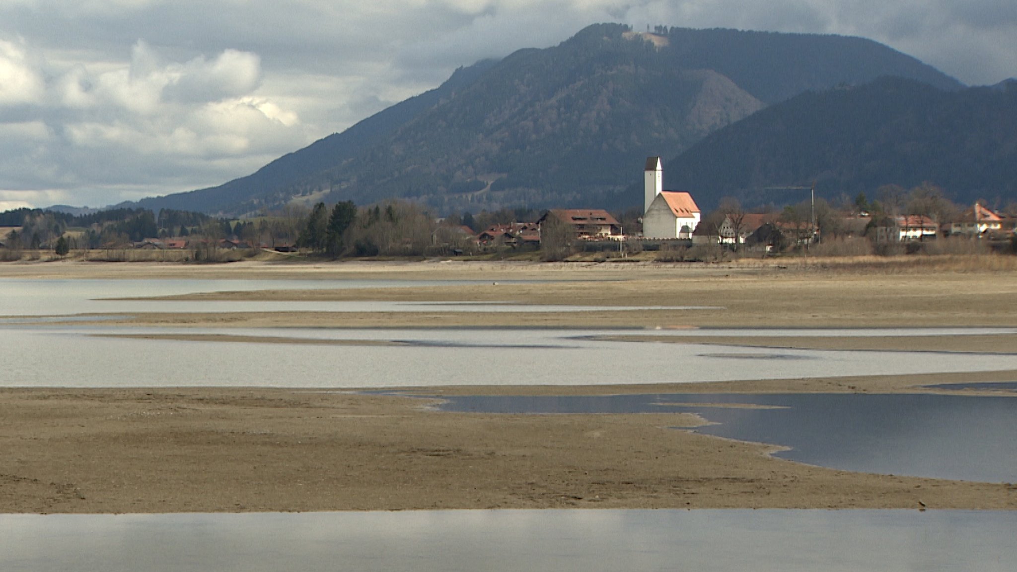 Ein See mit wenig Wasser 