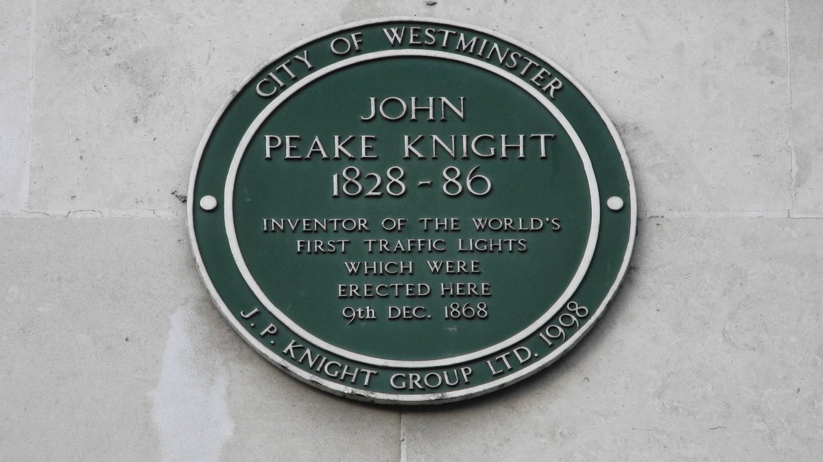 Diese grüne Plakette erinnert in London an das Aufstellen der ersten Ampel der Welt am 9. Dezember 1868.