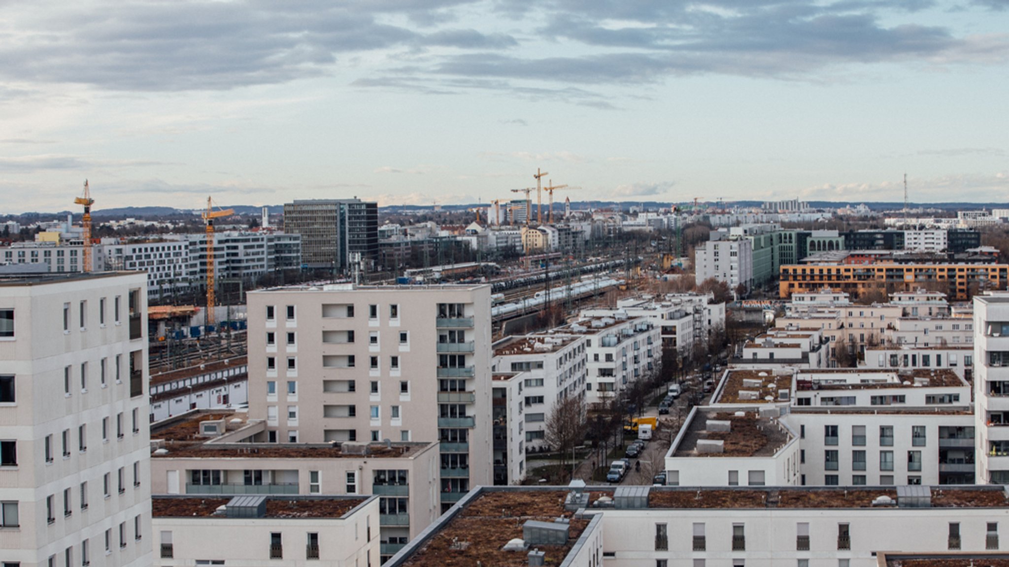 Blick aus der Vogelperspektive auf das Münchner Stadtviertel Hirschgarten