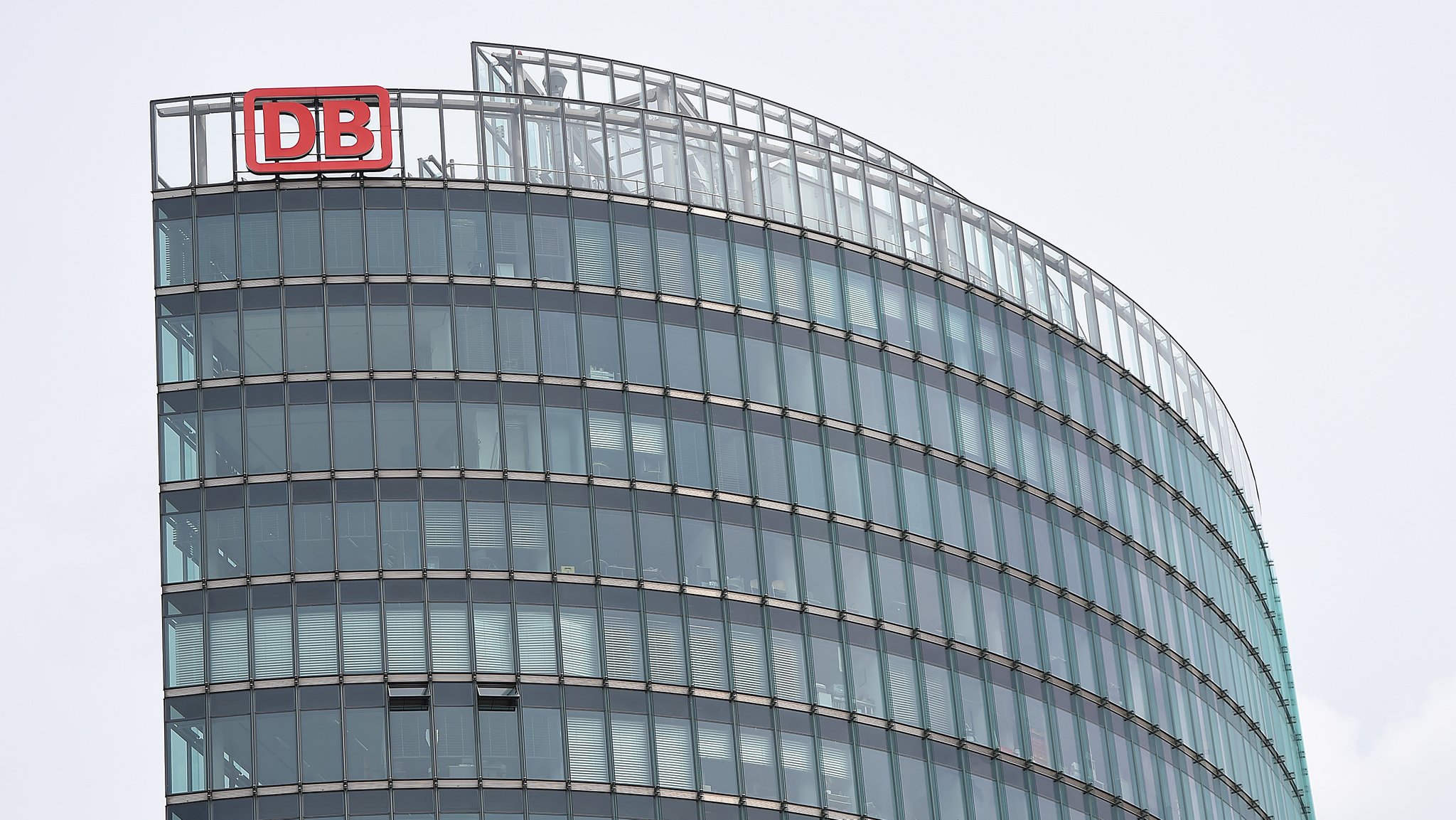 Bahn-Tower in Berlin, Sitz der Dachgesellschaft Deutsche Bahn AG