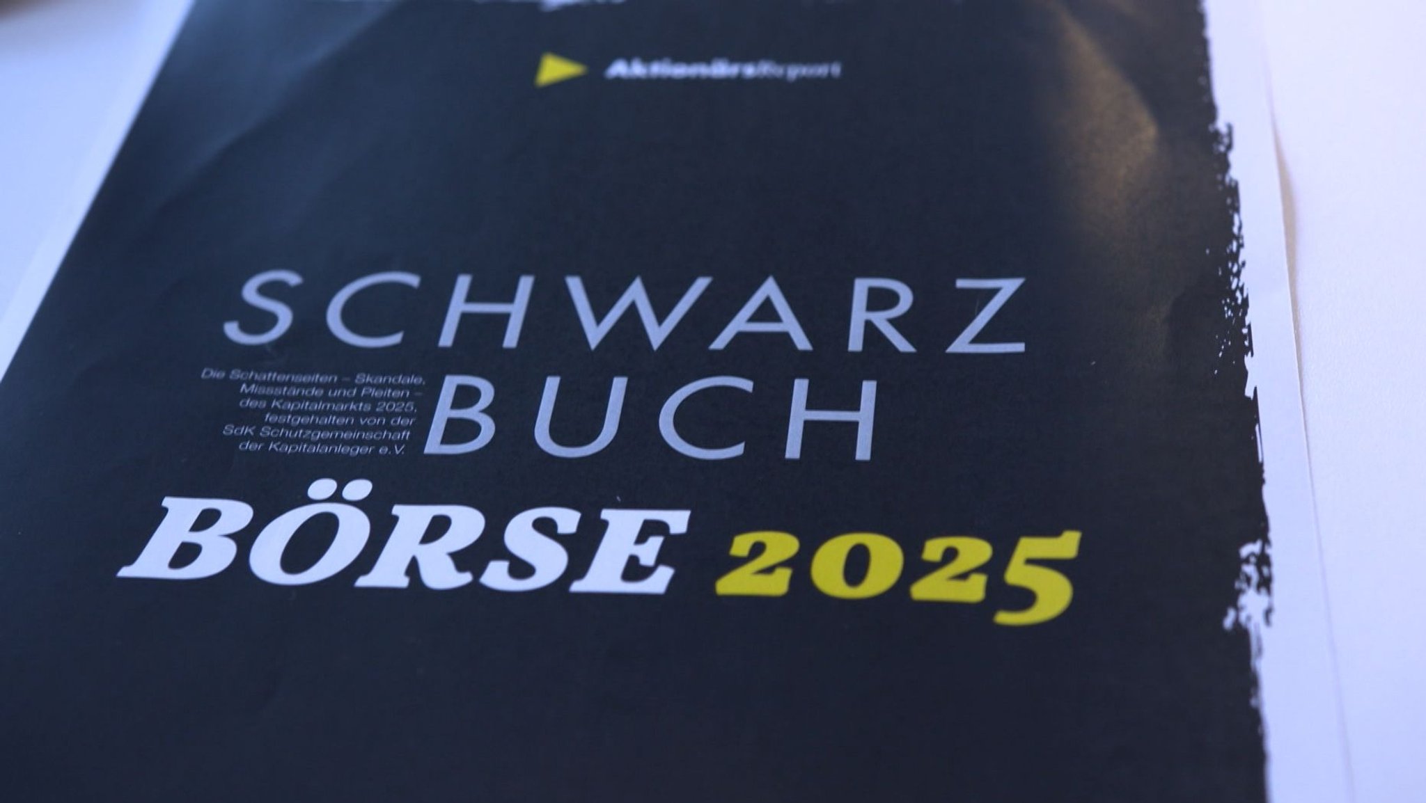 "Schwarzbuch Börse": Schwarze Schafe und Faule Tricks | Bild: Bayerischer Rundfunk 2025 "Schwarzbuch Börse": Schwarze Schafe und Faule Tricks