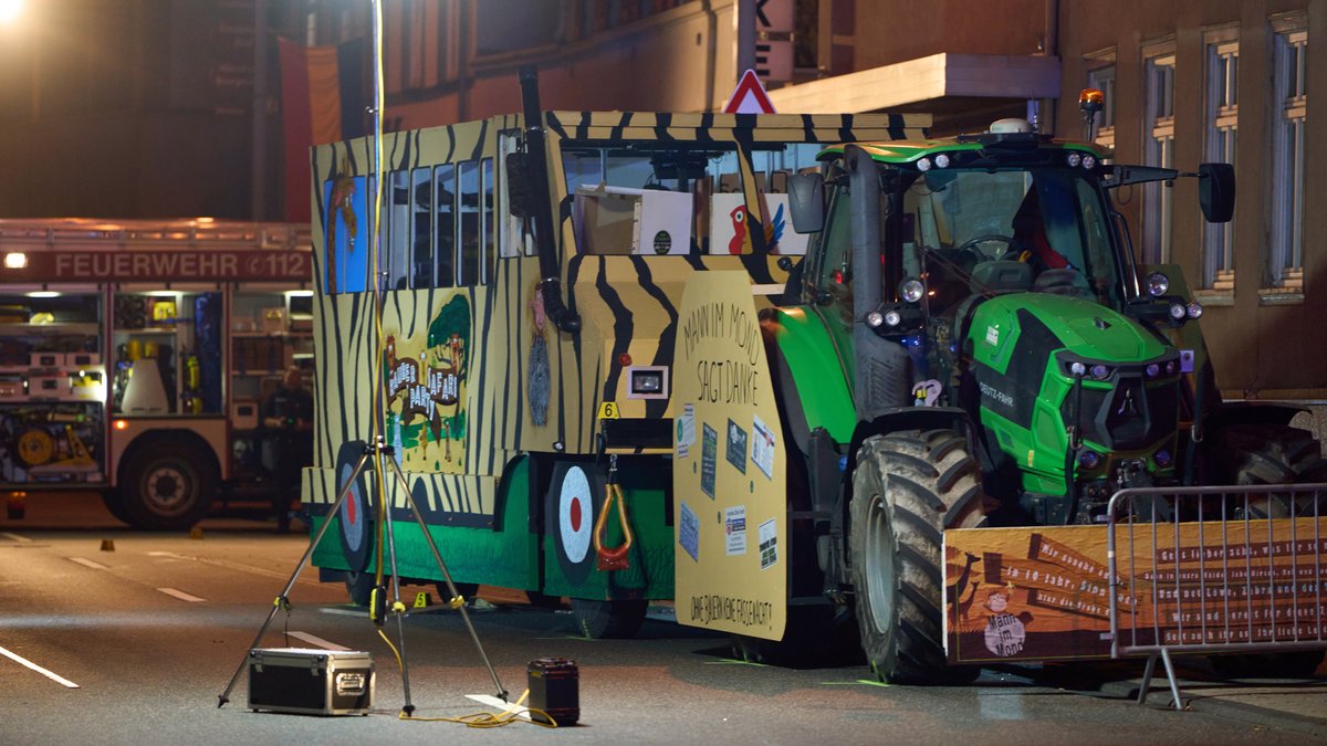 Fußgänger von Karnevalswagen in Rheinland-Pfalz tödlich verletzt