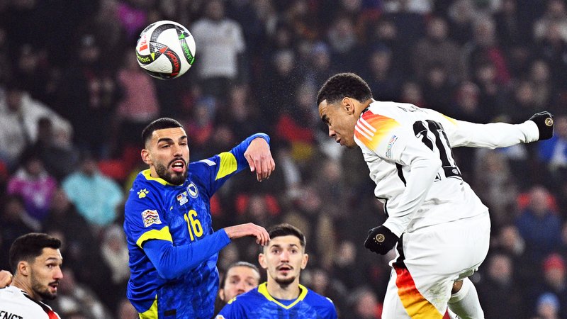 Jamal Musiala trifft per Kopf zum frühen 1:0. | Bild: picture-alliance/dpa Jamal Musiala trifft per Kopf zum frühen 1:0.