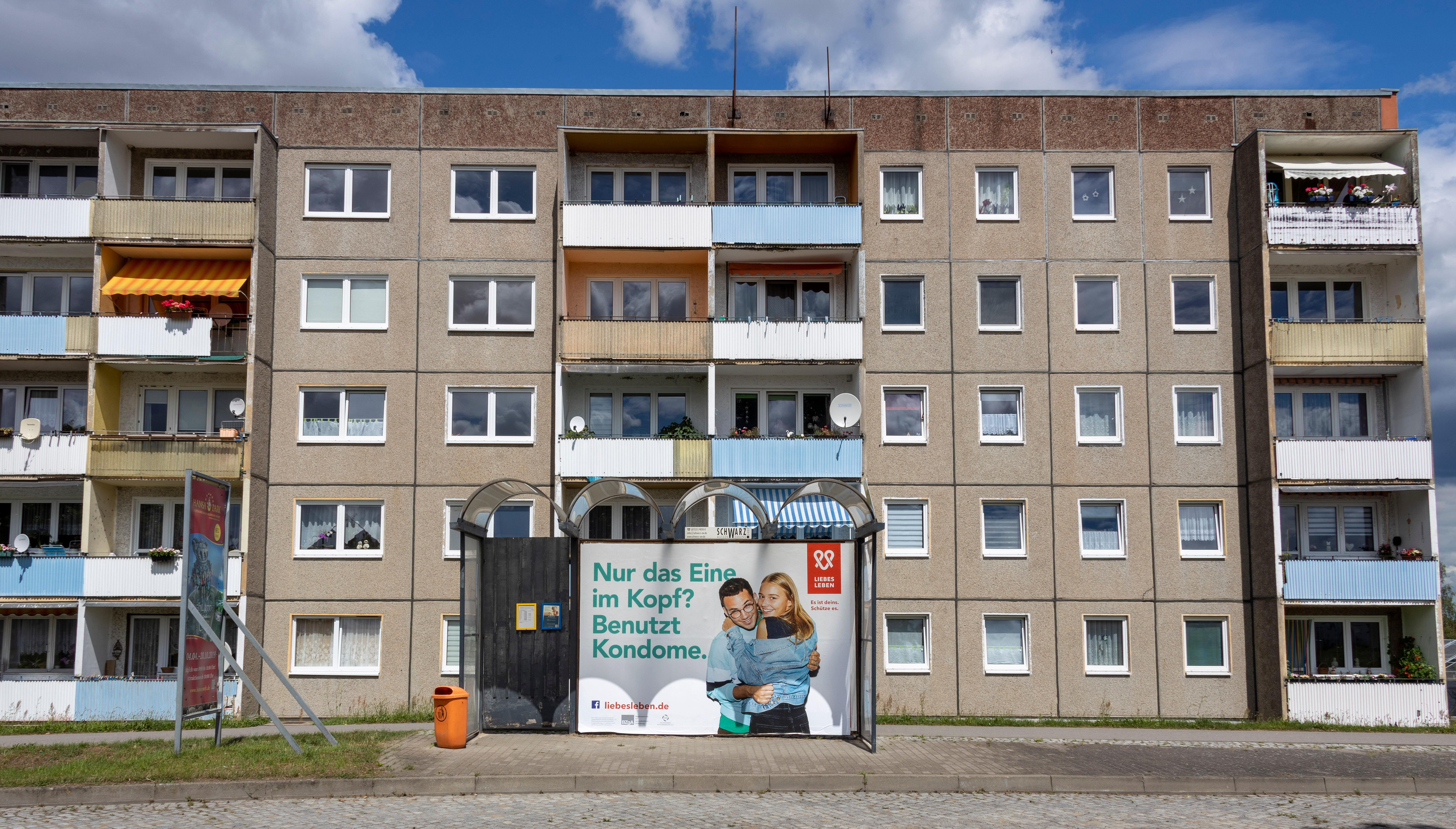 (Symbolbild)  Jugendliche nutzen immer weniger Kondome – die WHO warnt vor sexuell übertragbare Infektionen und ungewollte Schwangerschaften. 