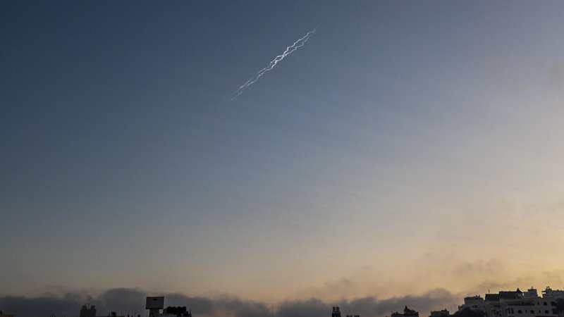 Angriff des Iran auf Israel kurz vor der Waffenruhe | Bild: picture alliance / Anadolu | Amer Shallodi Angriff des Iran auf Israel kurz vor der Waffenruhe