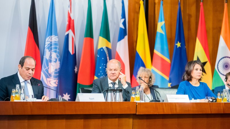 Abdel Fattah al-Sisi, Präsident von Ägypten, Bundeskanzler Scholz und Außenministerin Baerbock beim Petersberger Klimadialog im Auswärtigen Amt.