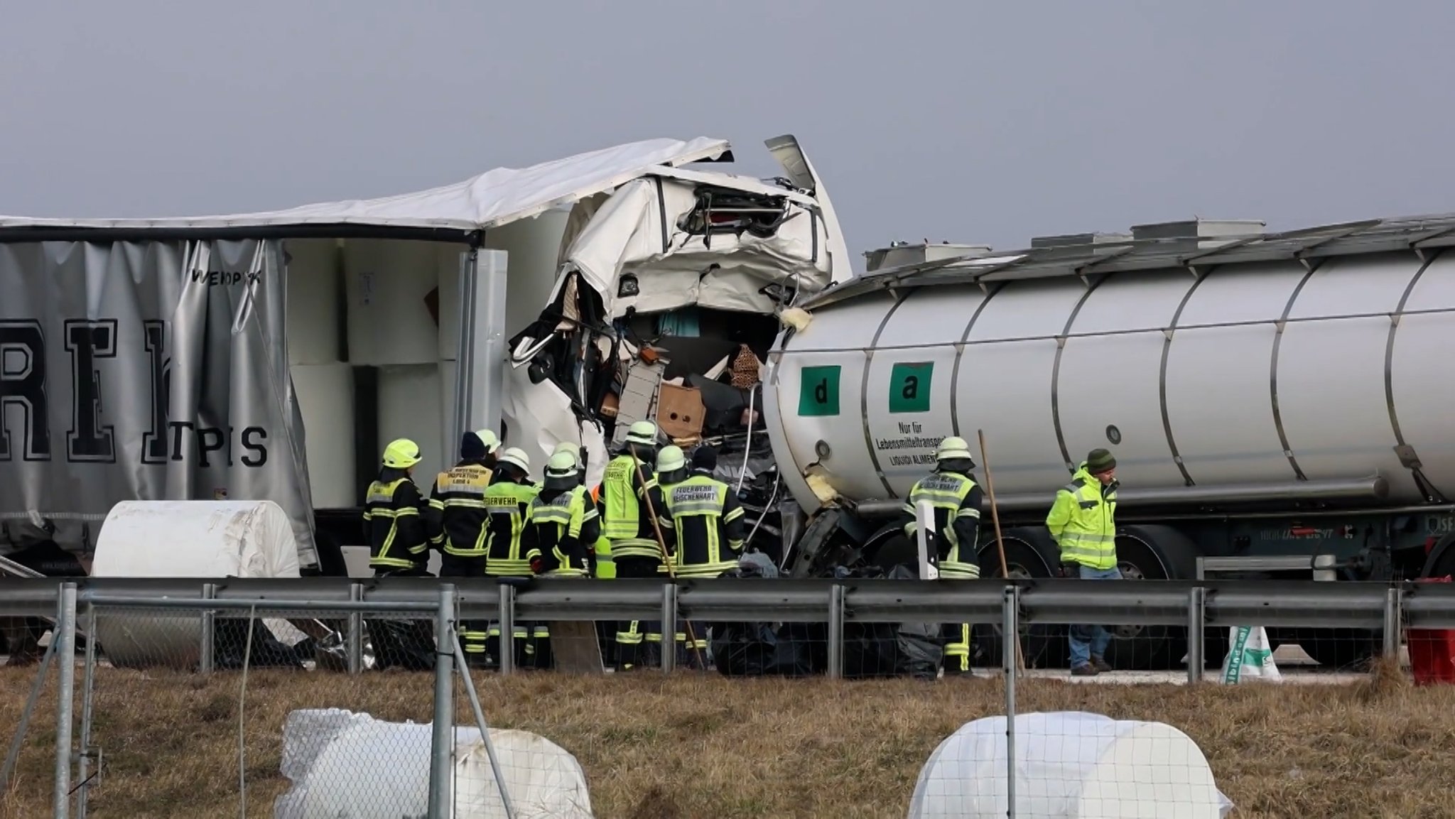 Lkw-Serienunfall mit einem Toten – Behinderungen auf der A93