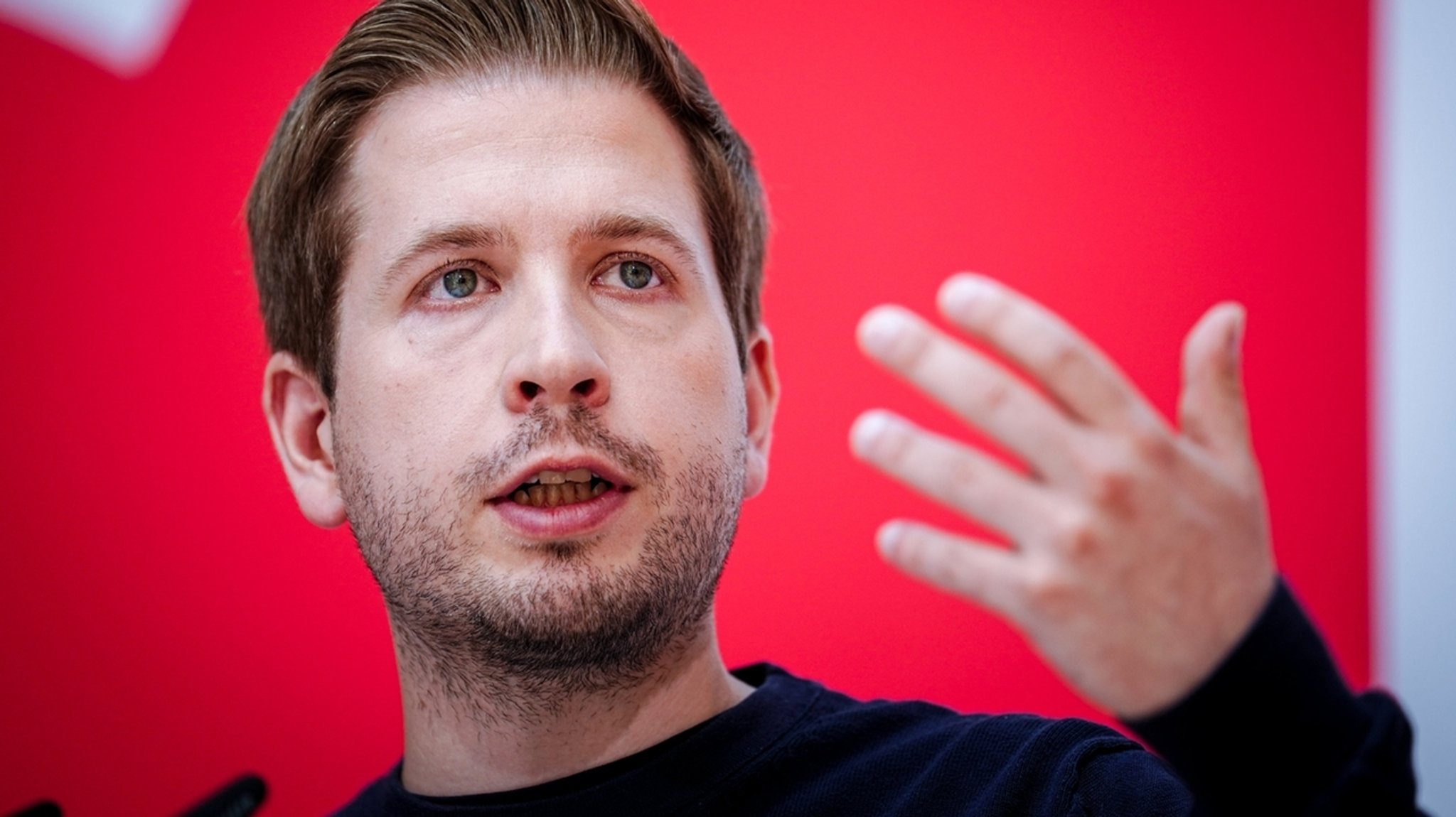 04.07.2022, Berlin: Kevin Kühnert, SPD-Generalsekretär, gibt eine Pressekonferenz nach den Gremiensitzungen seiner Partei. Foto: Kay Nietfeld/dpa +++ dpa-Bildfunk +++