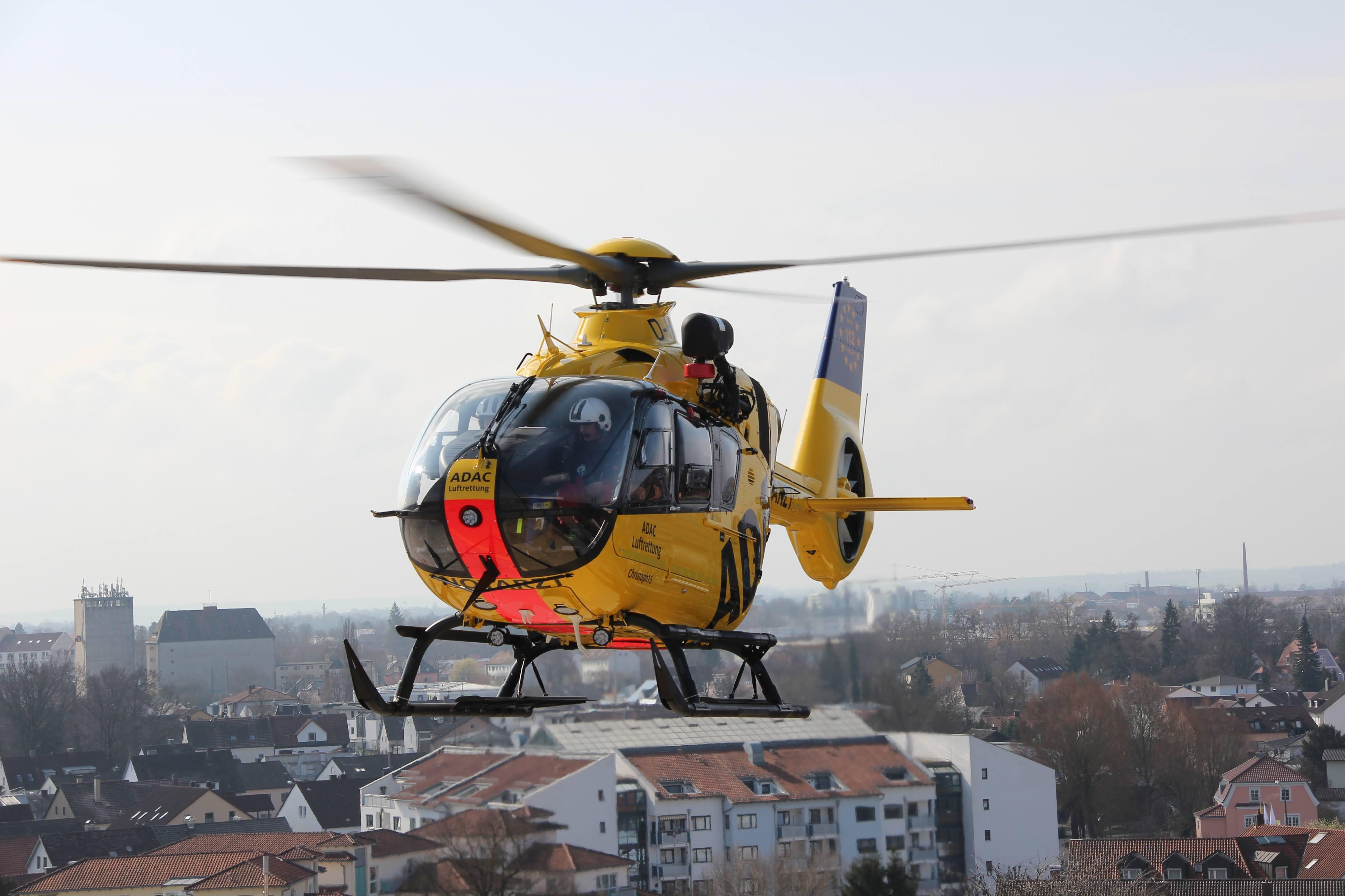 "Christoph 15" - der modernste Hubschrauber der Rettungseinheit fliegt in Niederbayern.