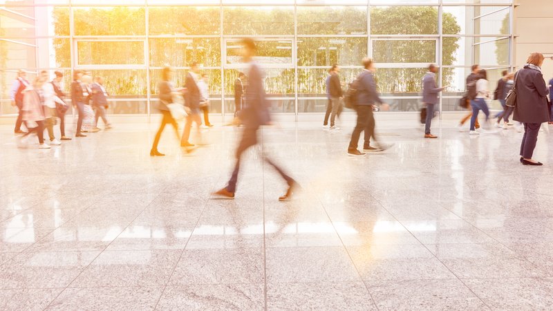 Menschen in Bewegung (Symbolbild Burnout) | Bild: picture alliance / Zoonar | Robert Kneschke Menschen in Bewegung (Symbolbild Burnout)