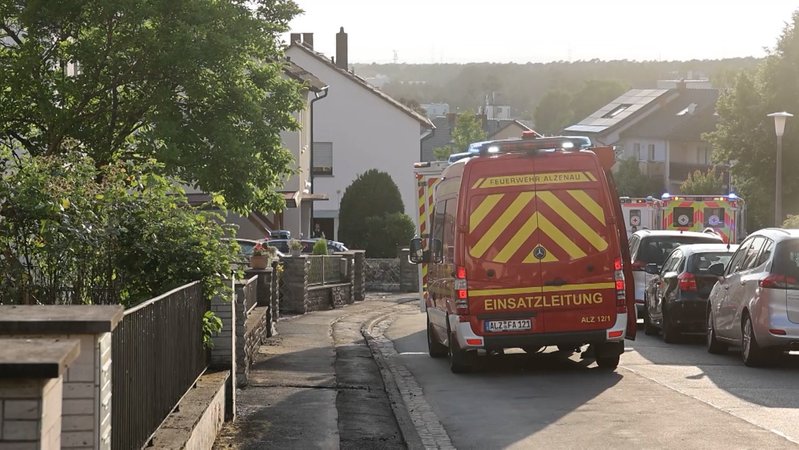 Nach einem tödlichen Gewaltverbrechen in Alzenau: Zwei Frauen wurden getötet, ein 66-jähriger Tatverdächtiger vor Ort festgenommen. | Bild: Bayerischer Rundfunk 2024 Nach einem tödlichen Gewaltverbrechen in Alzenau: Zwei Frauen wurden getötet, ein 66-jähriger Tatverdächtiger vor Ort festgenommen.