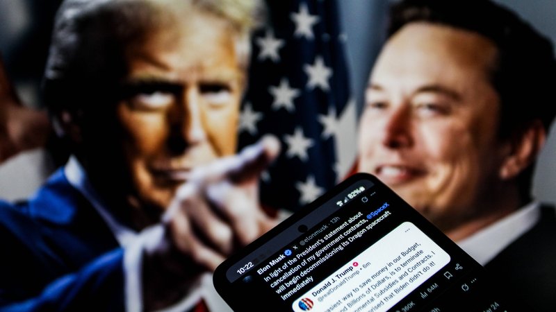 Donald Trump und Elon Musk: Aus einstigen Verbündeten sind politische Gegner geworden – und die nächste Eskalation könnt schon bevorstehen. | Bild: Picture Alliance Donald Trump und Elon Musk: Aus einstigen Verbündeten sind politische Gegner geworden – und die nächste Eskalation könnt schon bevorstehen.