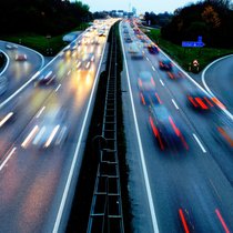 Tempolimit - Der ewige Streit und die Hintergründe | Bild: stock.adobe.com/Wolfilser