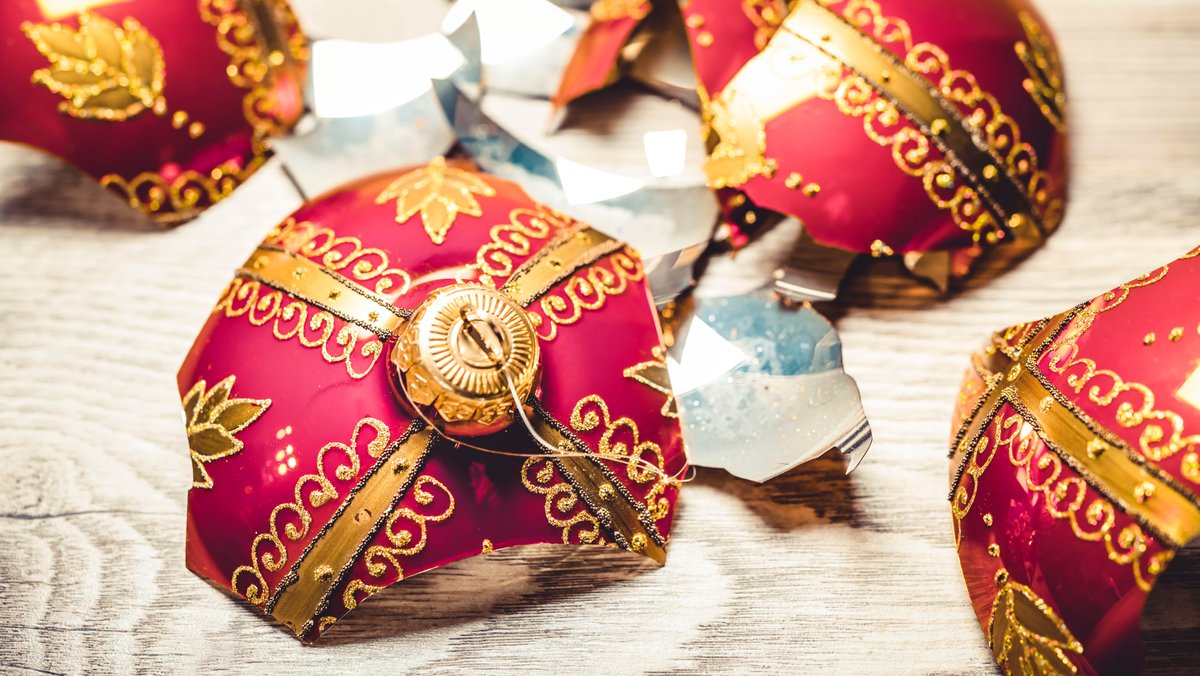 zerbrochene Christbaumkugeln