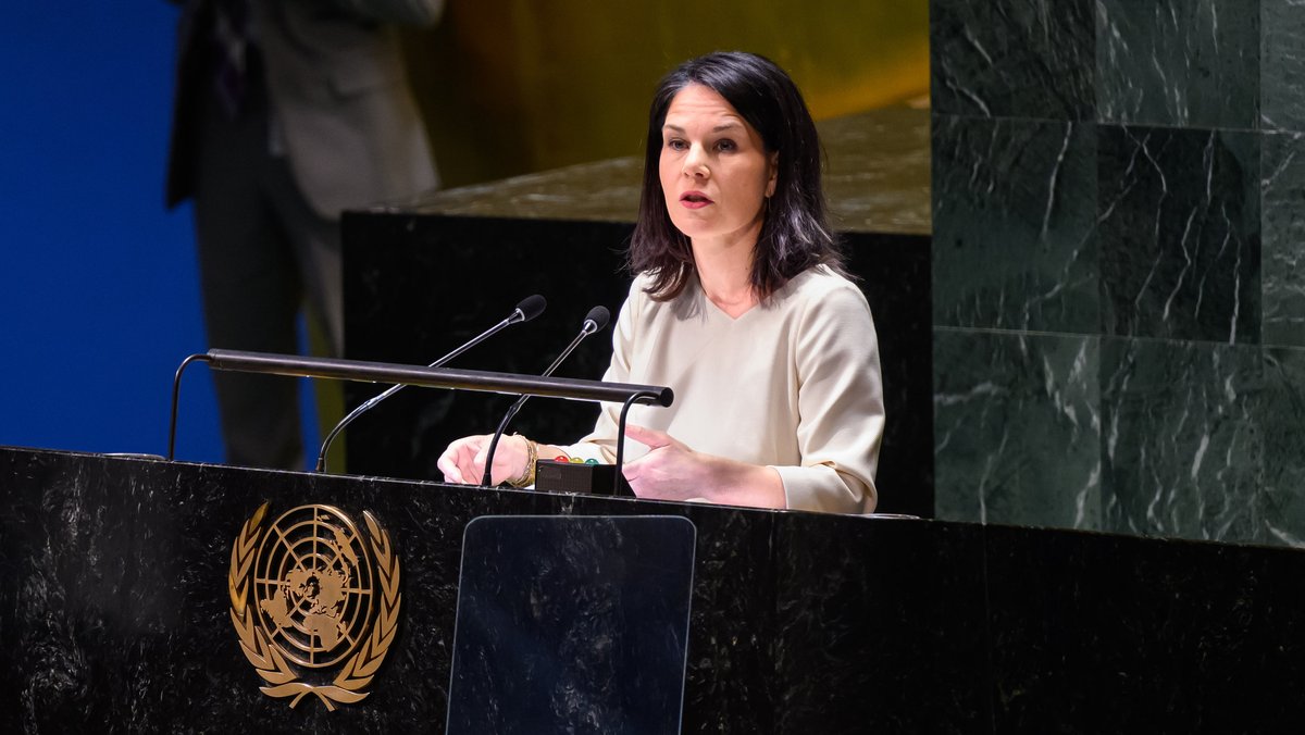 Annalena Baerbock (Bündnis 90/Die Grünen), Außenministerin, spricht bei der Plenarsitzung der Generalversammlung der Vereinten Nationen.