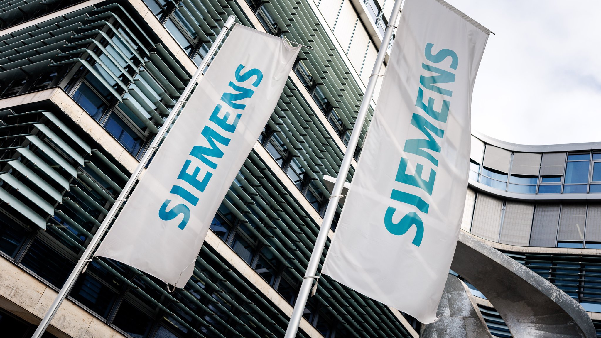 Siemens startet mit Milliardengewinn in neues Geschäftsjahr