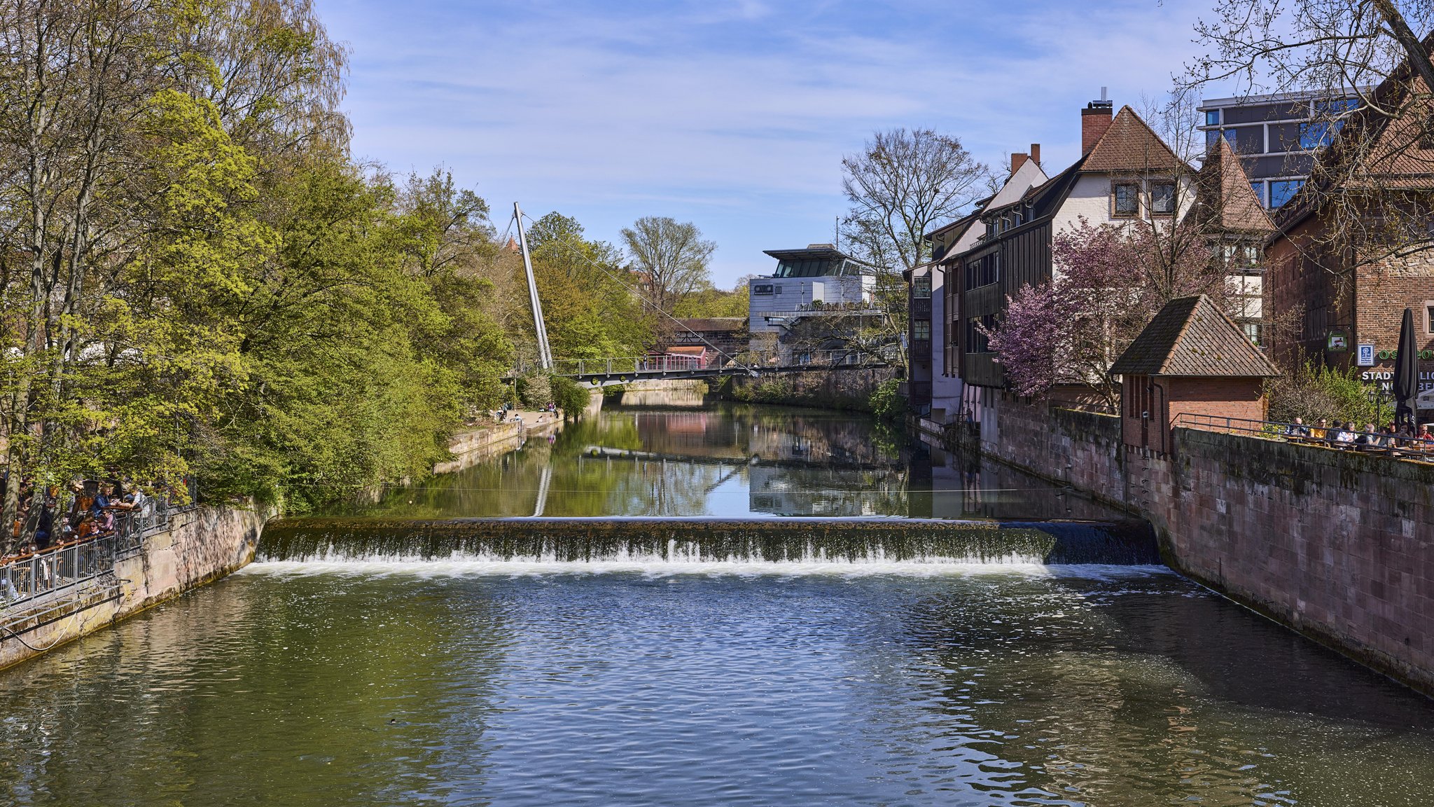 ARCHIV (12.04.2025): Symbolbild. Der Fluss Pegnitz in Nürnberg