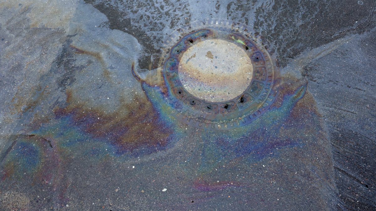 Nach Rückgang der Flut: Suche nach Öltank-Verunreinigungen