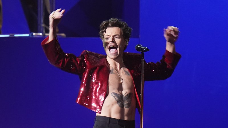 Stand zuletzt 2023 auf der Bühne: Harry Styles, hier bei den Brit Awards. | Bild: picture alliance / empics | Ian West Stand zuletzt 2023 auf der Bühne: Harry Styles, hier bei den Brit Awards.