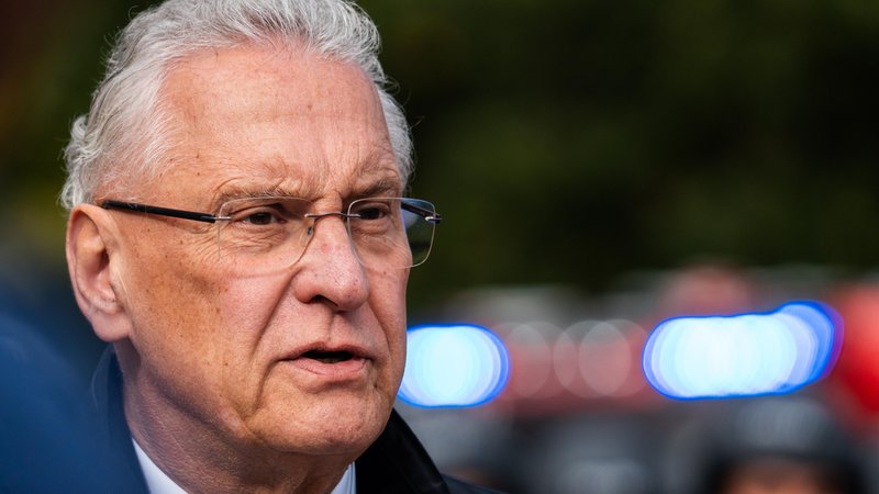 Joachim Herrmann (Innenminister Bayern, CSU) - Archivbild | Bild: picture alliance / CHROMORANGE | Michael Bihlmayer Joachim Herrmann (Innenminister Bayern, CSU) - Archivbild