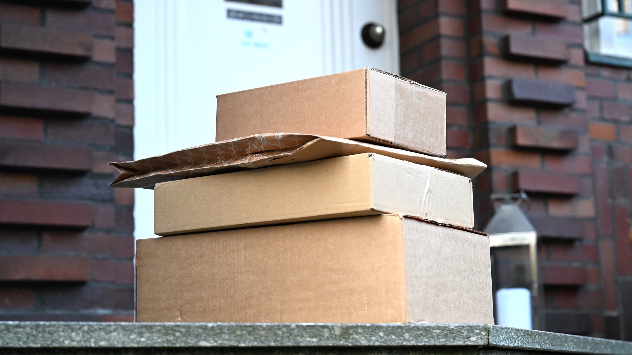 Abstellgenehmigung für Pakete – praktisch, aber auch riskant