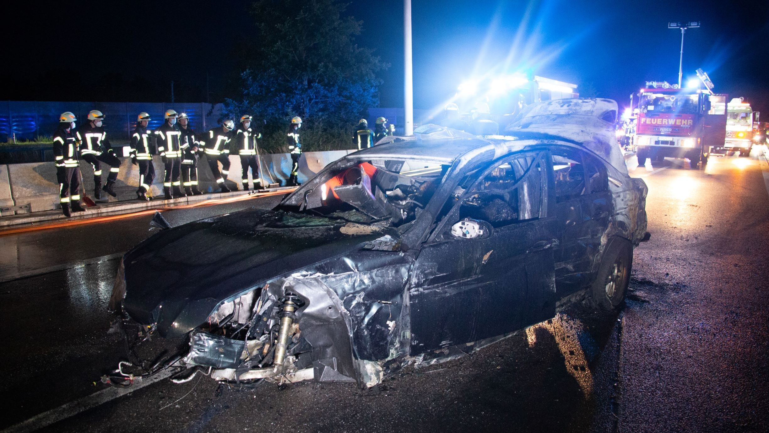 Unfall Bei Baiersdorf Insassen Klettern Aus Brennendem Auto Br24