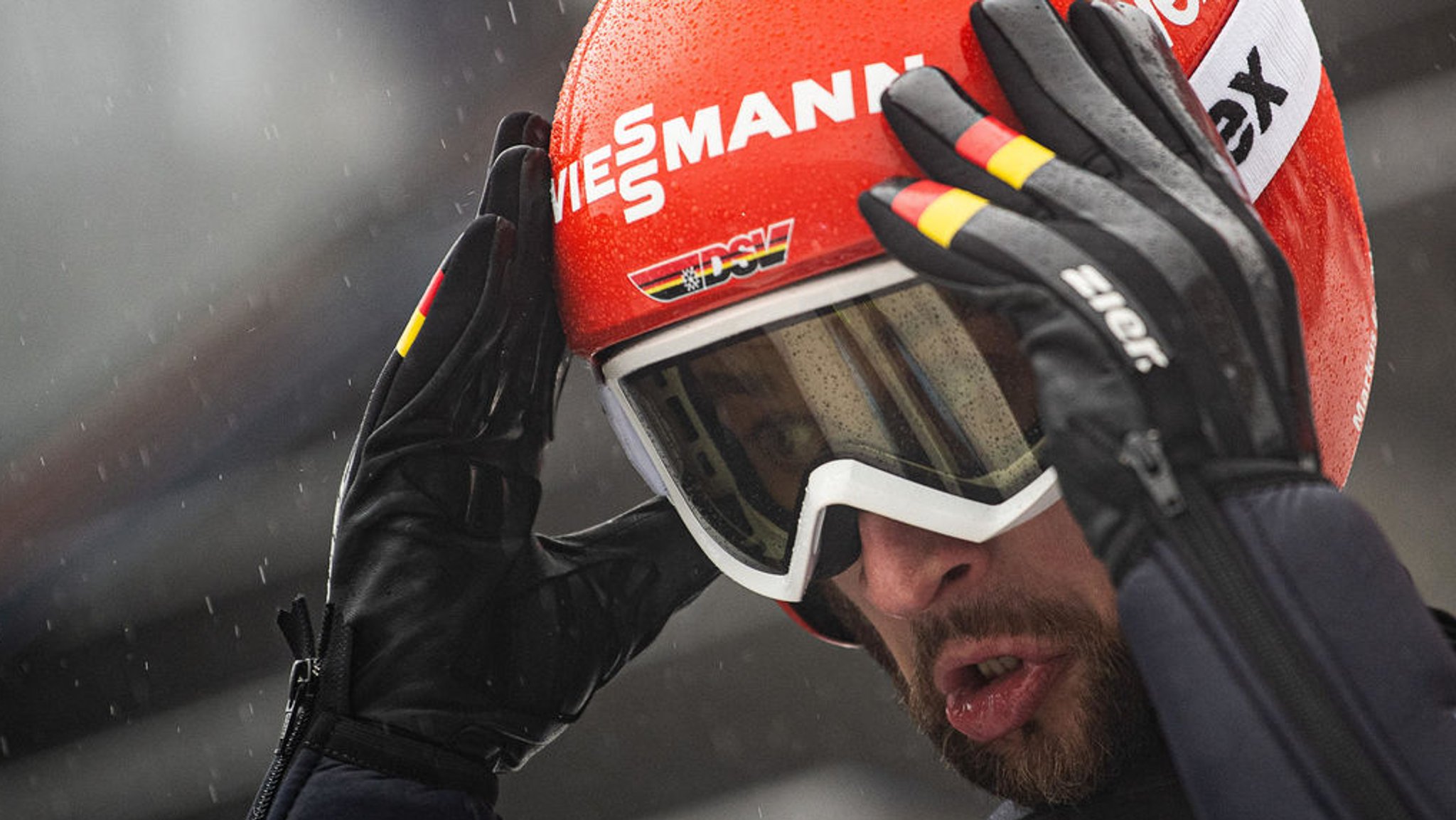 ARCHIV - 03.02.2023, Hessen, Willingen: Ski nordisch, Skispringen: Weltcup, Großschanze, Training Herren. Markus Eisenbichler aus Deutschland bereitet sich auf seinen Trainingssprung vor. In diesem Winter läuft es nicht für den Bayern. (zu dpa: «Skisprung-Coach Horngacher übt Kritik an Eisenbichler») Foto: Swen Pförtner/dpa +++ dpa-Bildfunk +++