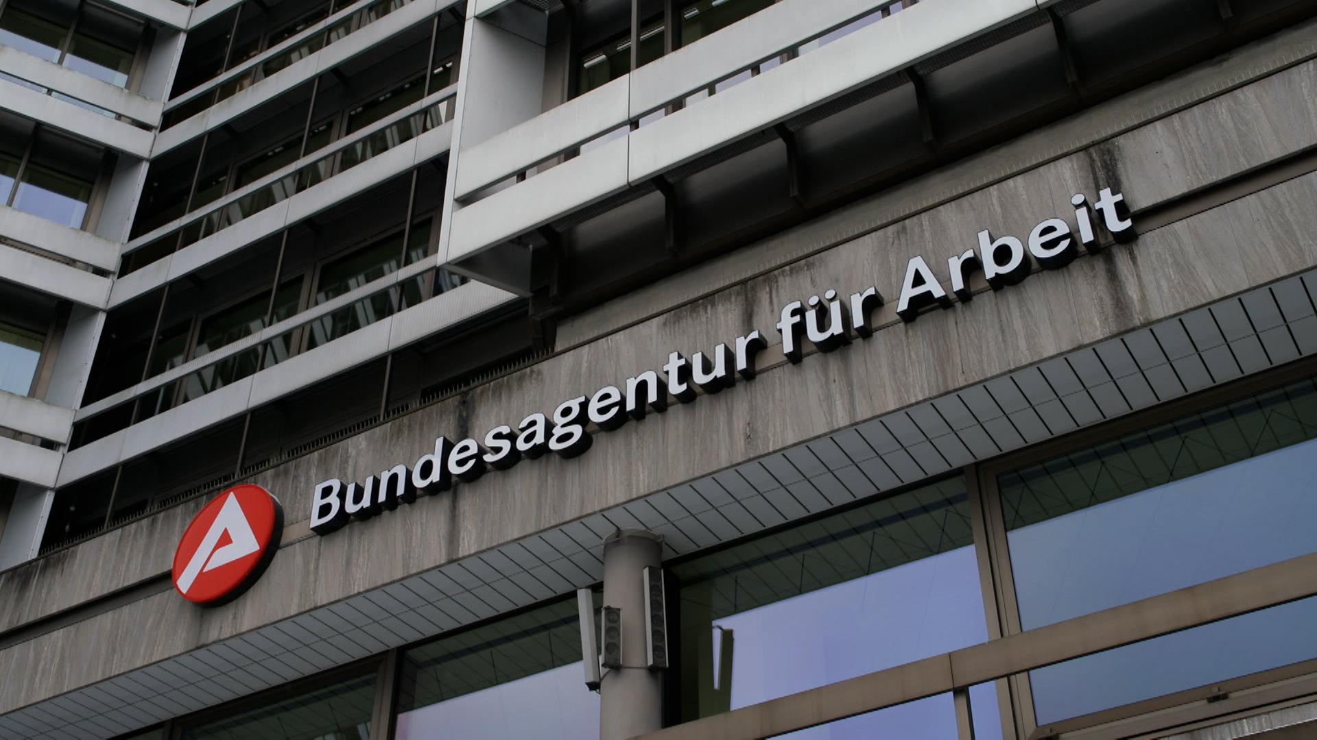 Dem Arbeitsmarkt fehlt der Rückenwind aus der Wirtschaft - Das wird auch an den Arbeitsmarktzahlen deutlich.