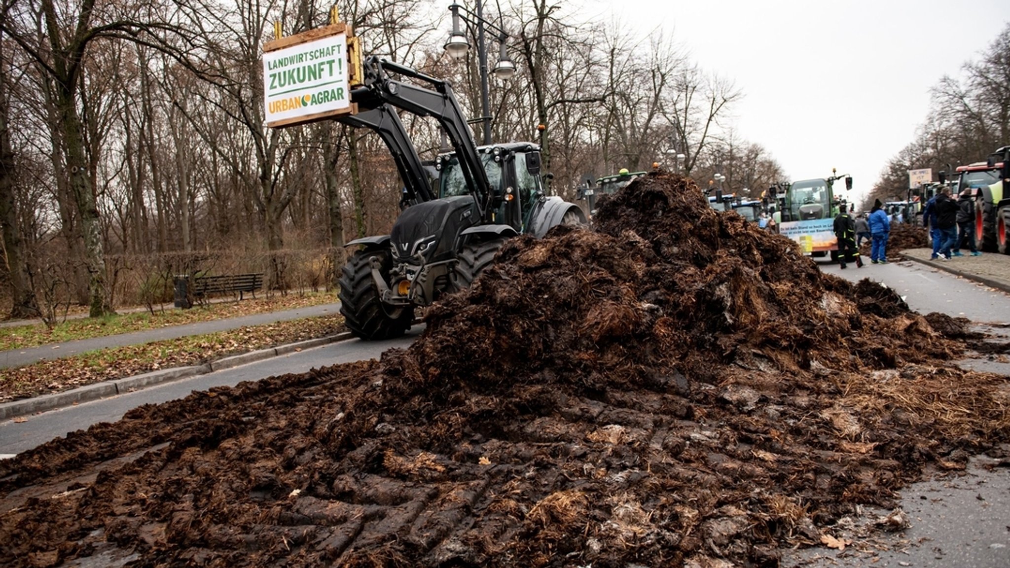 Ausgekippter Mist auf einer Demonstration des Deutschen Bauernverbandes im Dezember in Berlin.