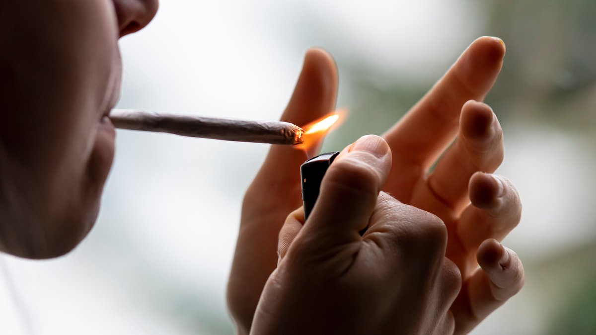 Jugend in Gefahr? Cannabis-Pläne stoßen auf viel Kritik
