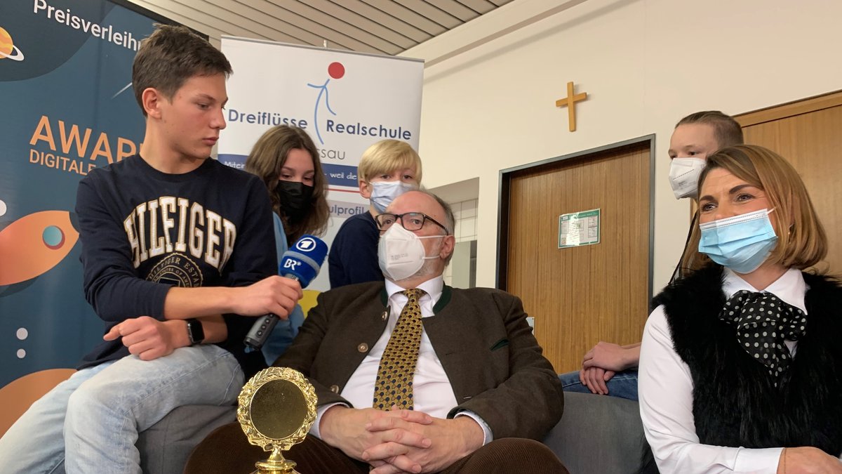 Schüler der Dreiflüsse-Realschule interviewen Passaus Oberbürgermeister Jürgen Dupper