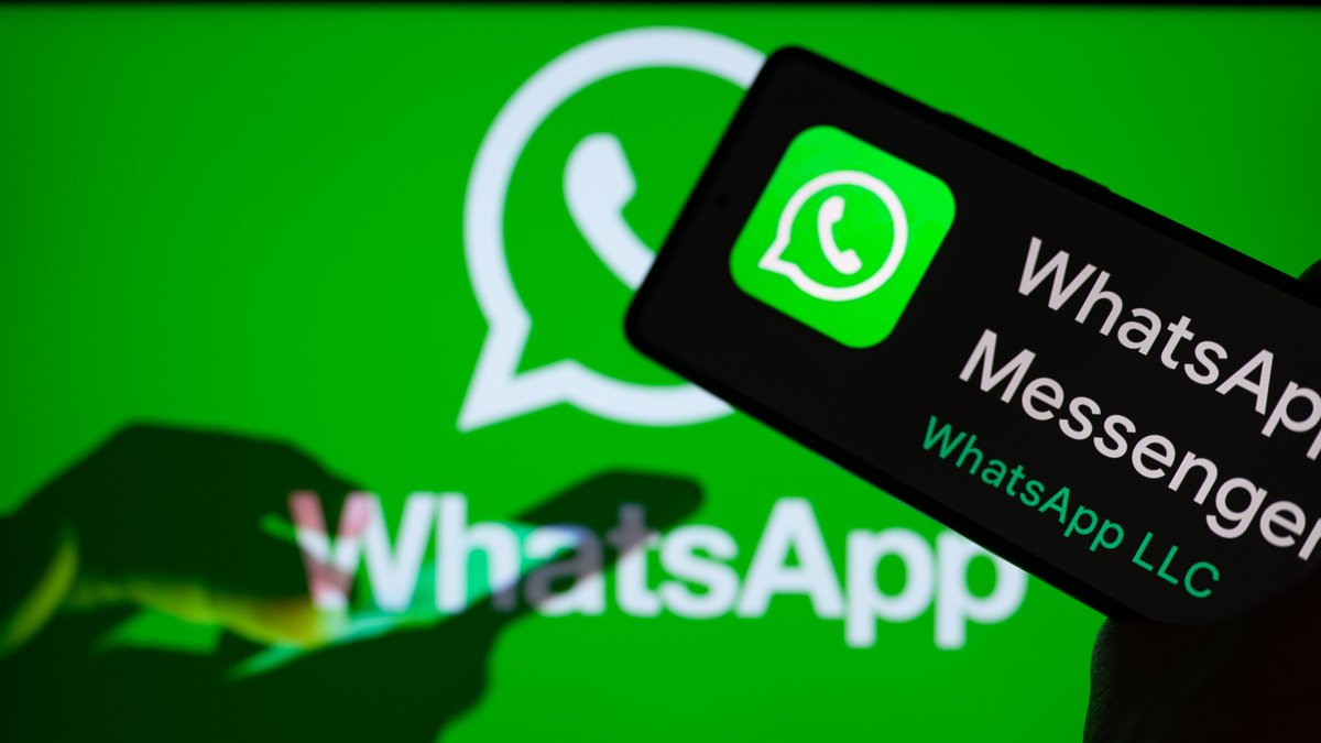 Einfach mal ein Video aufnehmen und verschicken: Was bei Telegram schon länger geht, hält jetzt auch bei WhatsApp Einzug.
