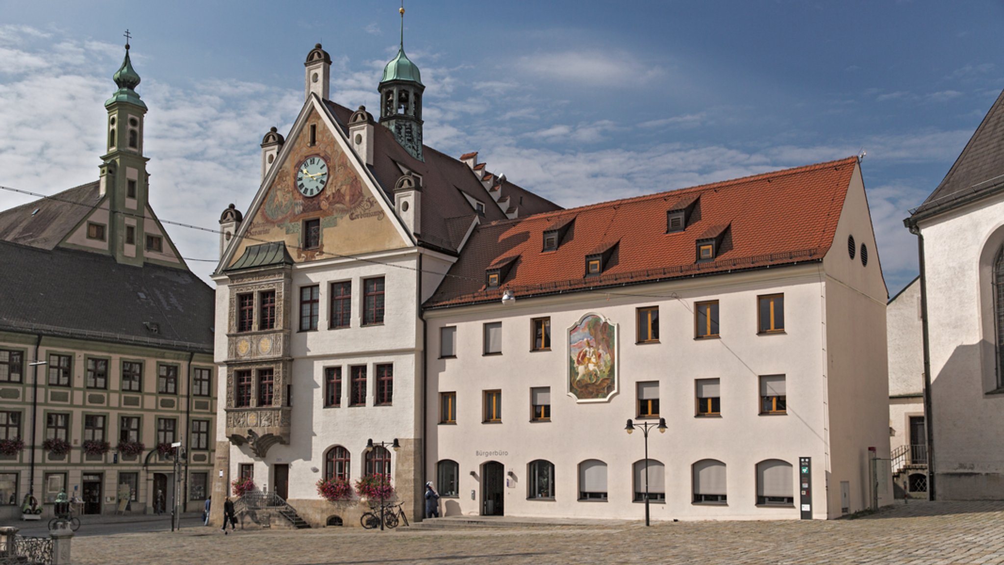 (Symbolbild) Blick auf das Rathaus Freising