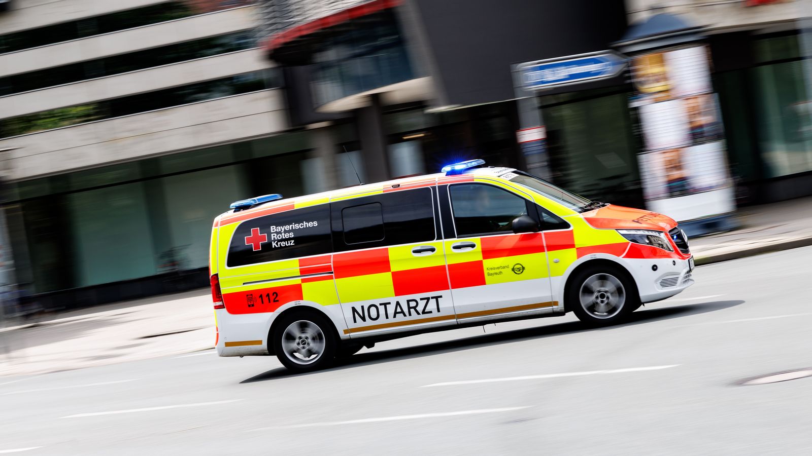 Notarztwagen ausgebremst – 13.500 Euro Geldstrafe