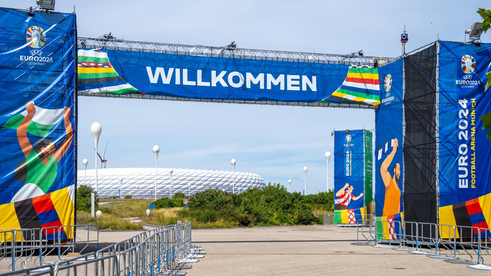 Die Fußball Arena in München, Austragungsort des EM-Halbfinals Spanien-Frankreich.