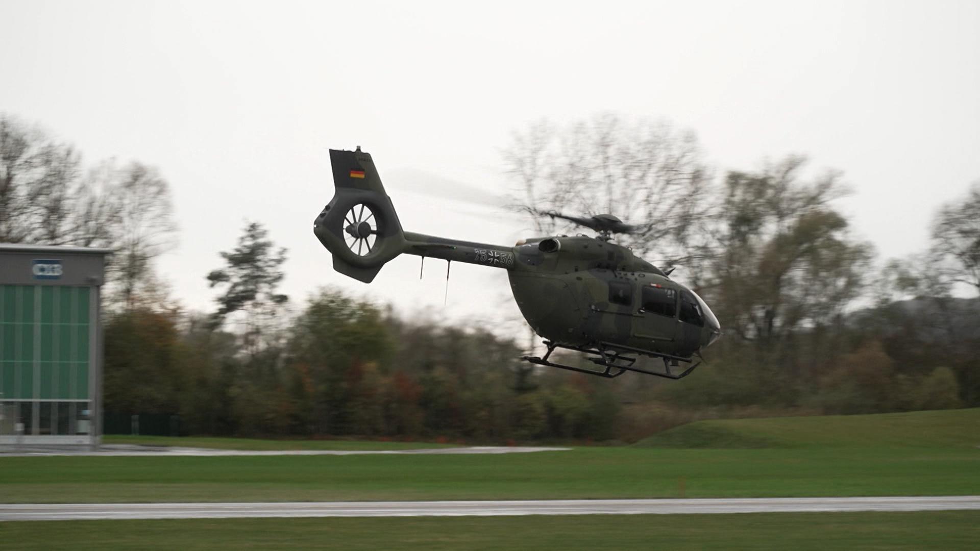 Pistorius konnte heute den ersten von 62 neuen Bundeswehr-Hubschraubern bei Airbus in Donauwörth in Empfang nehmen.